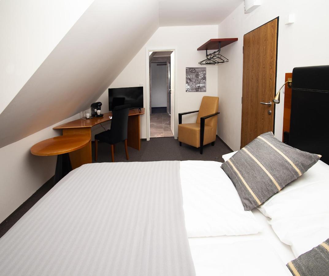 Hotel Petrovy Kameny Karlova Studánka Buitenkant foto