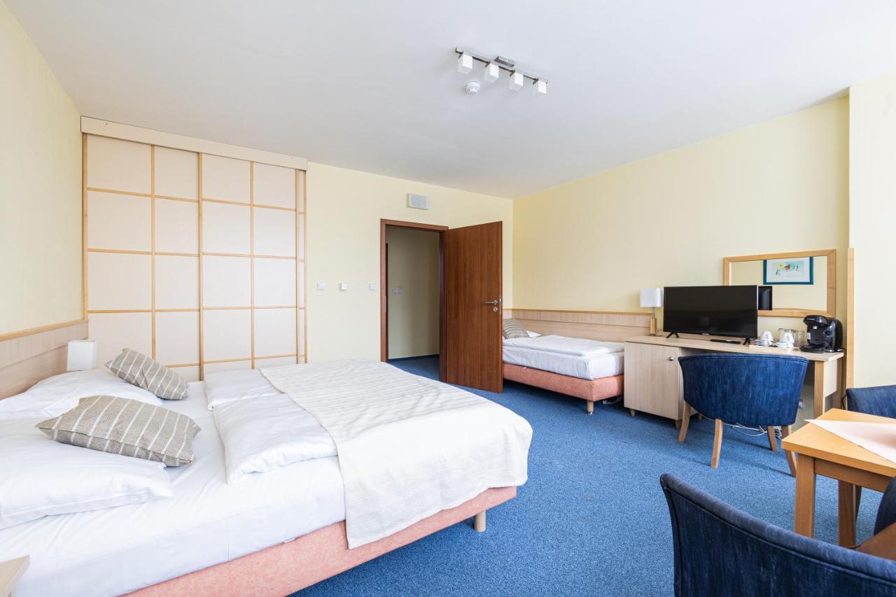 Hotel Petrovy Kameny Karlova Studánka Buitenkant foto